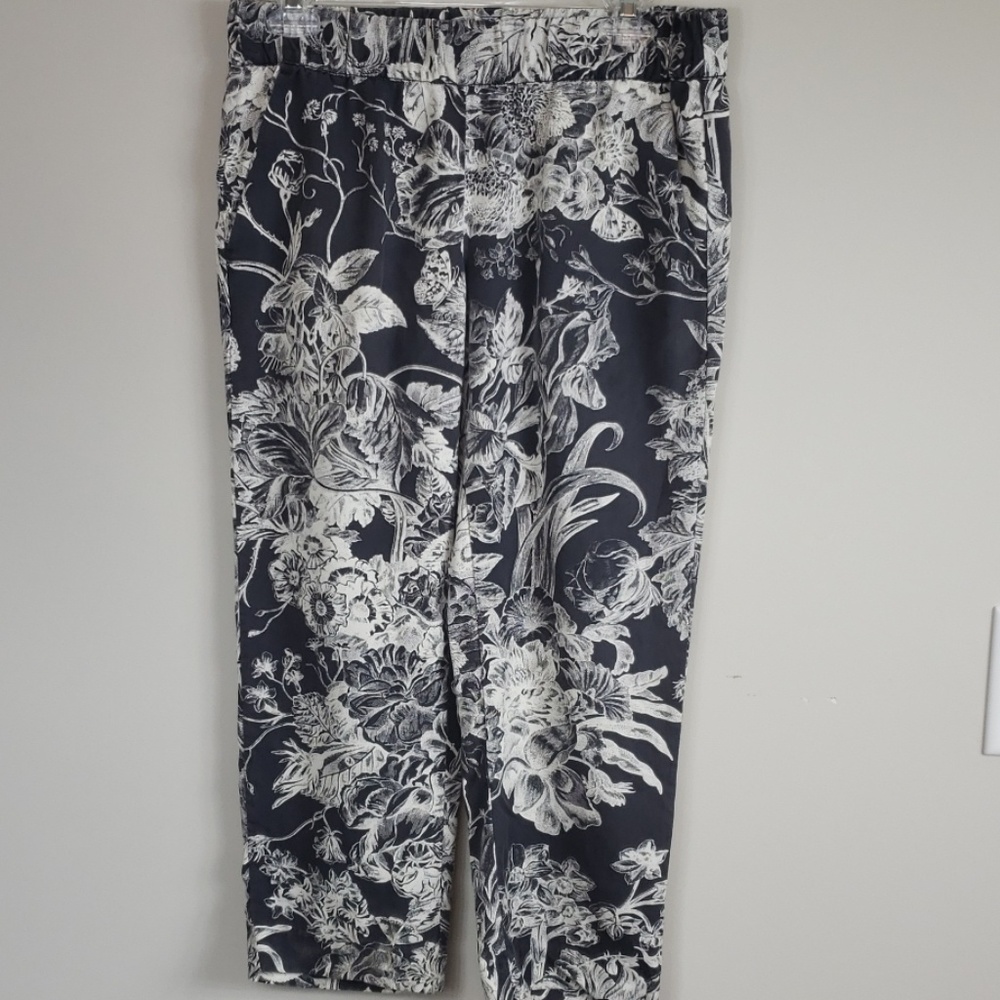 Capri Loft floral pants